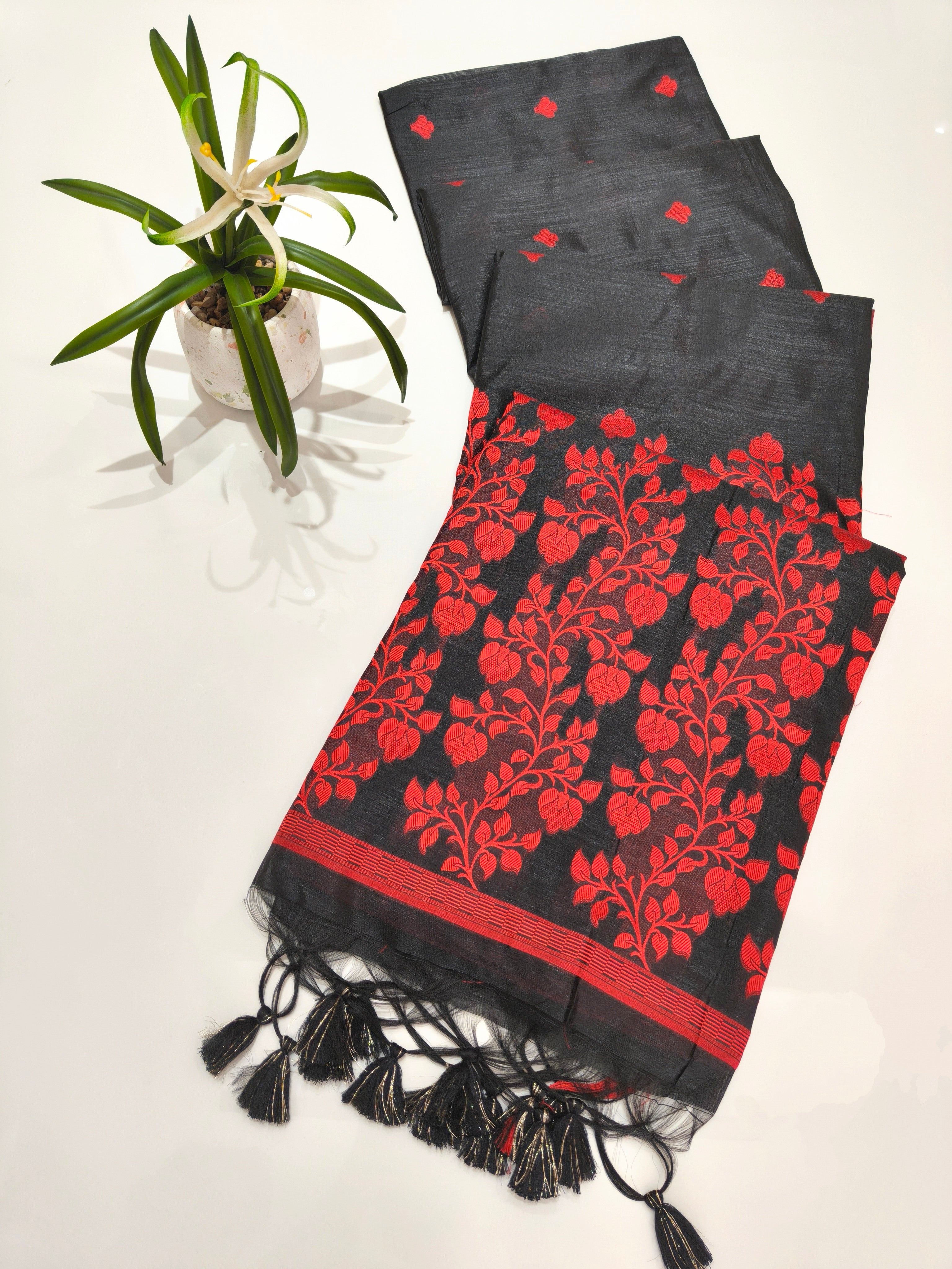 Tussar Raw Silk Floral Weaving Saree - BLACK