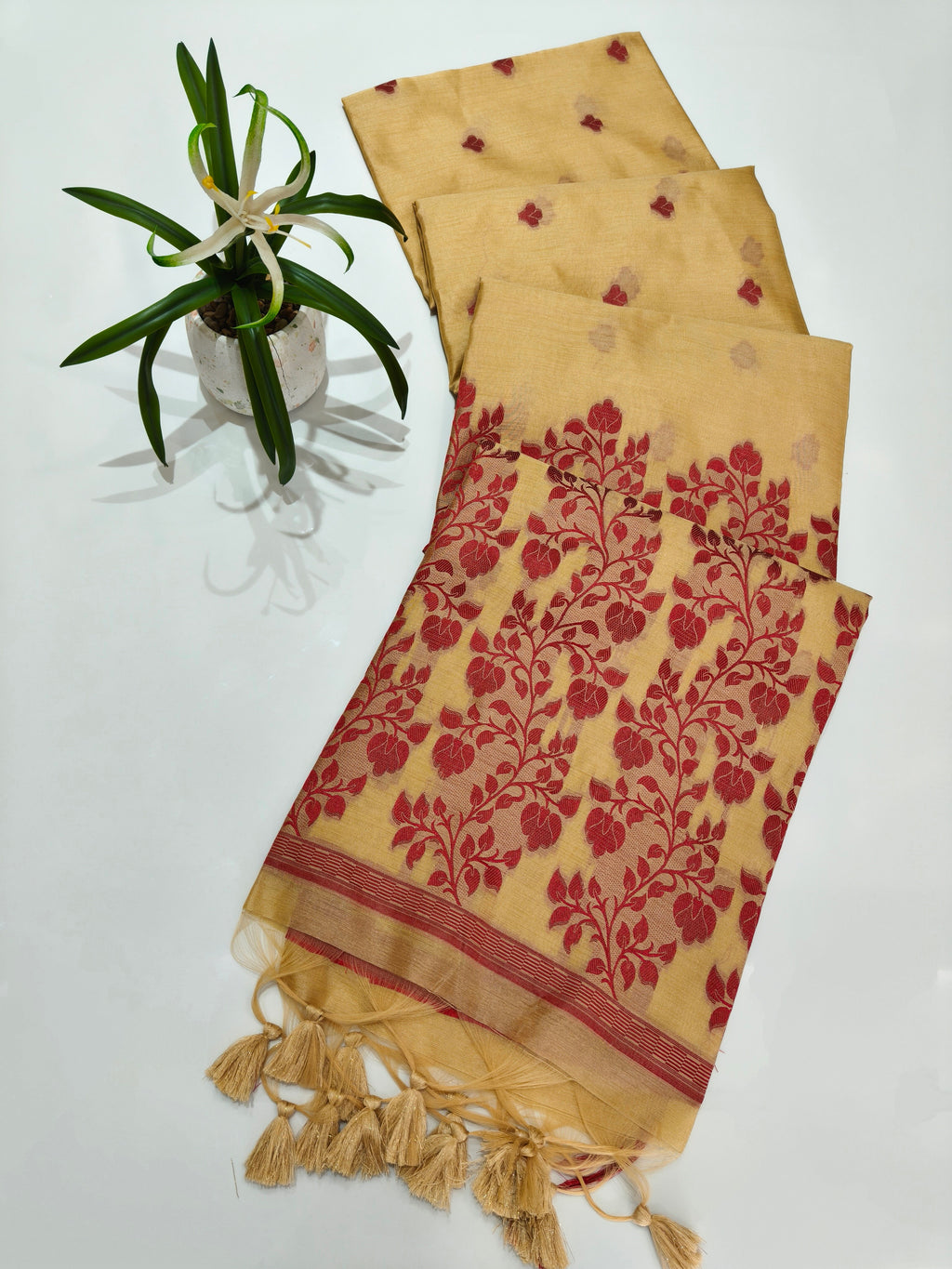 Tussar Raw Silk Floral Weaving Saree - CHIKU