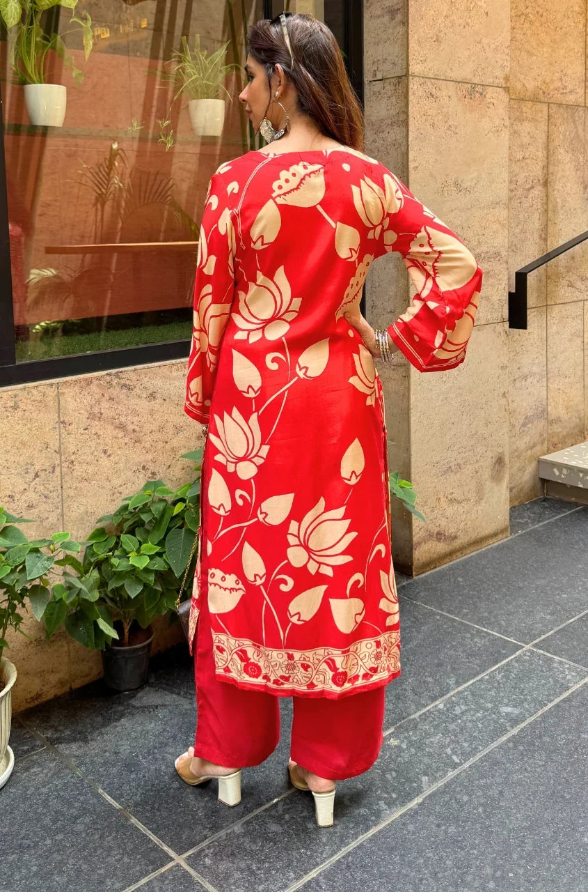 Folk Art Inspired Printed Straight Kurta Set With Pants - RED