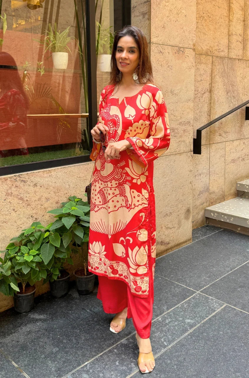 Folk Art Inspired Printed Straight Kurta Set With Pants - RED