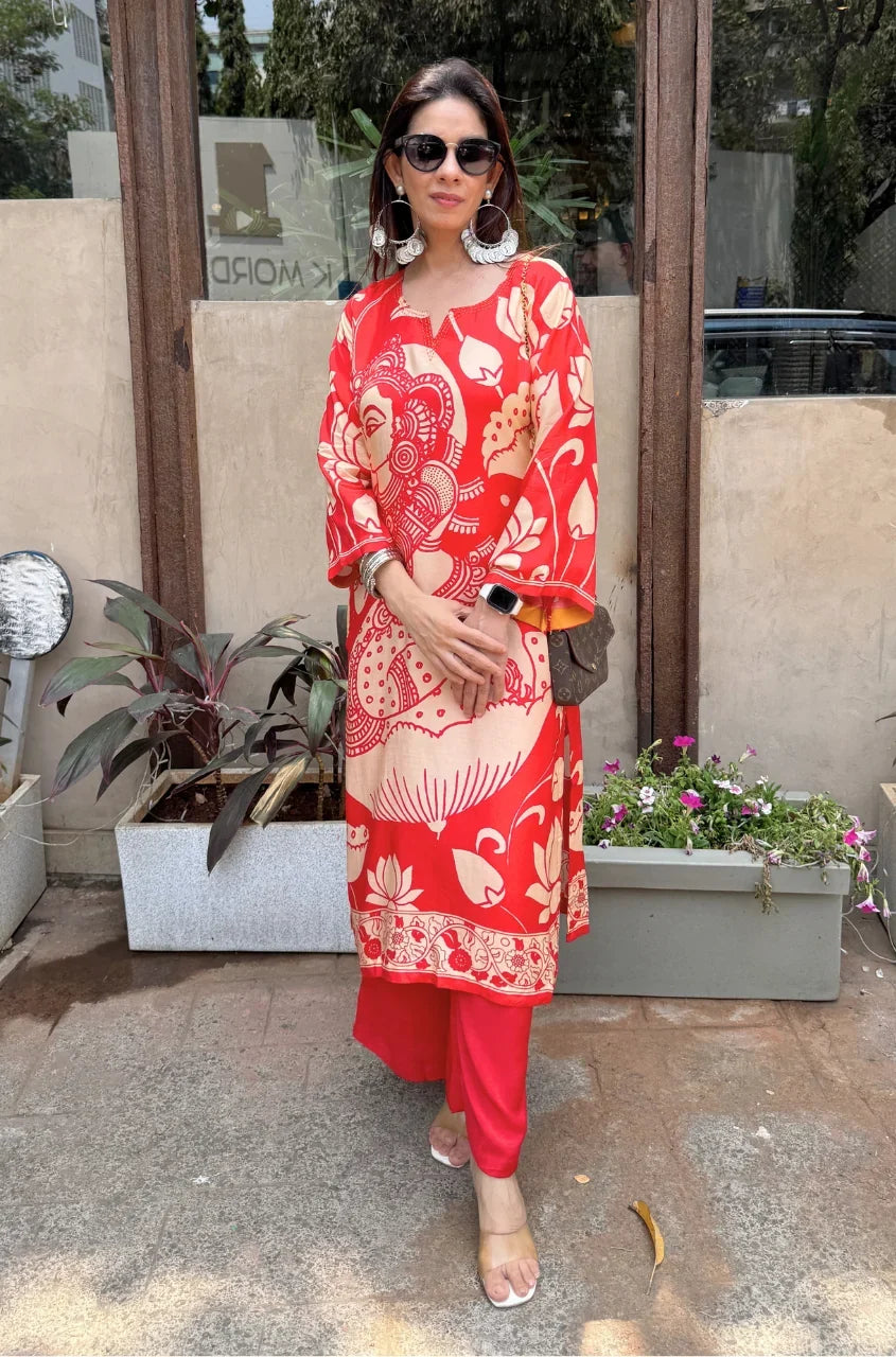 Folk Art Inspired Printed Straight Kurta Set With Pants - RED